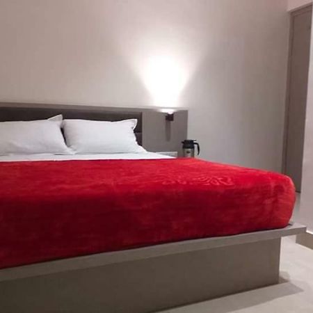 Hotel Diamond Castle Pāli Екстериор снимка