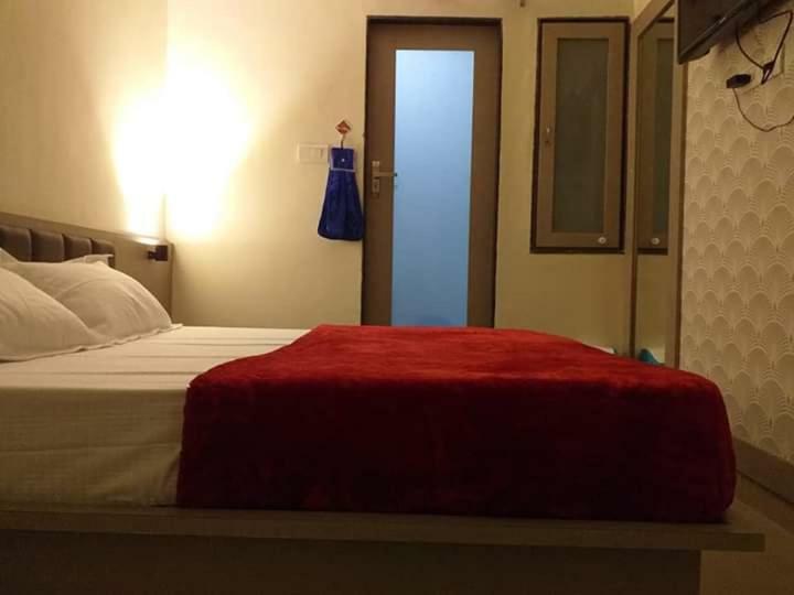 Hotel Diamond Castle Pāli Екстериор снимка